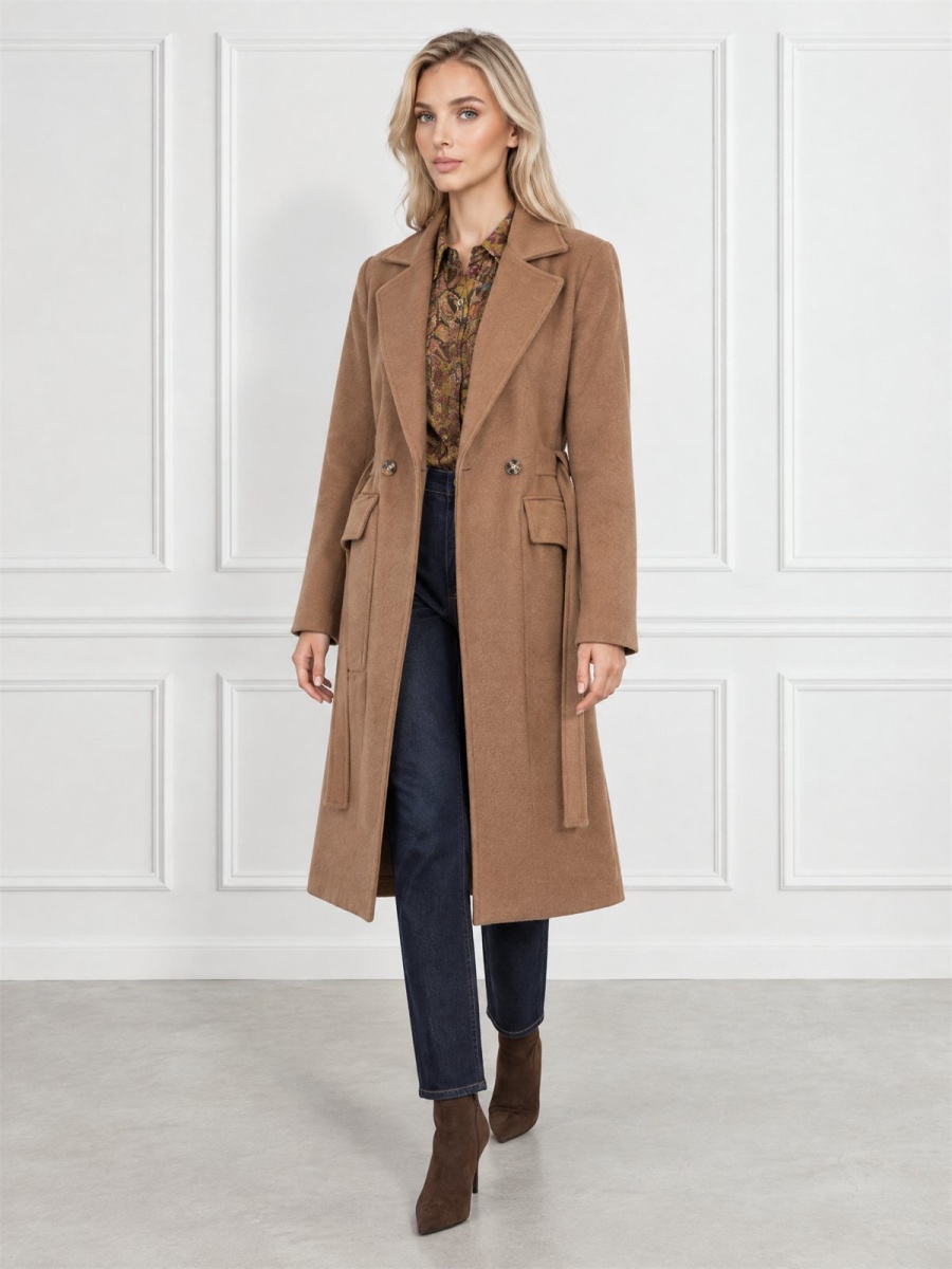 Długi płaszcz damski dyplomatka dwurzędowy Camel - J261892