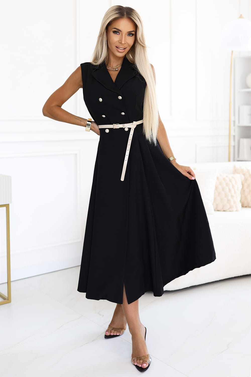 67547596-3 Elegancka szmizjerka midi ze złotymi guzikami i paskiem - CZARNA-4