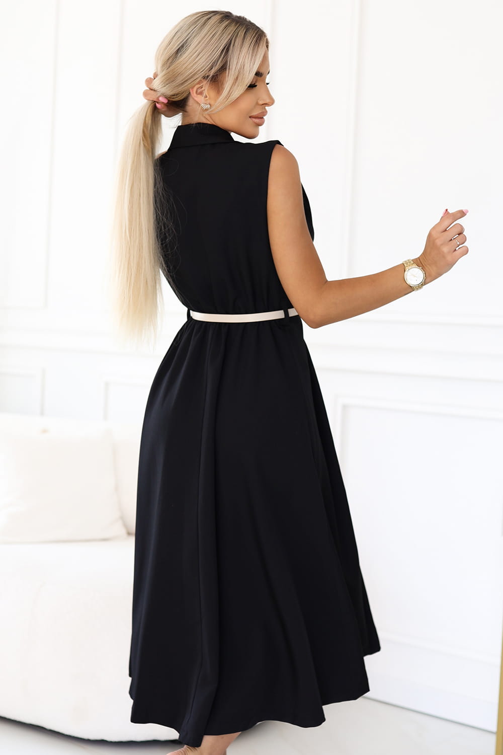 67547596-3 Elegancka szmizjerka midi ze złotymi guzikami i paskiem - CZARNA-5