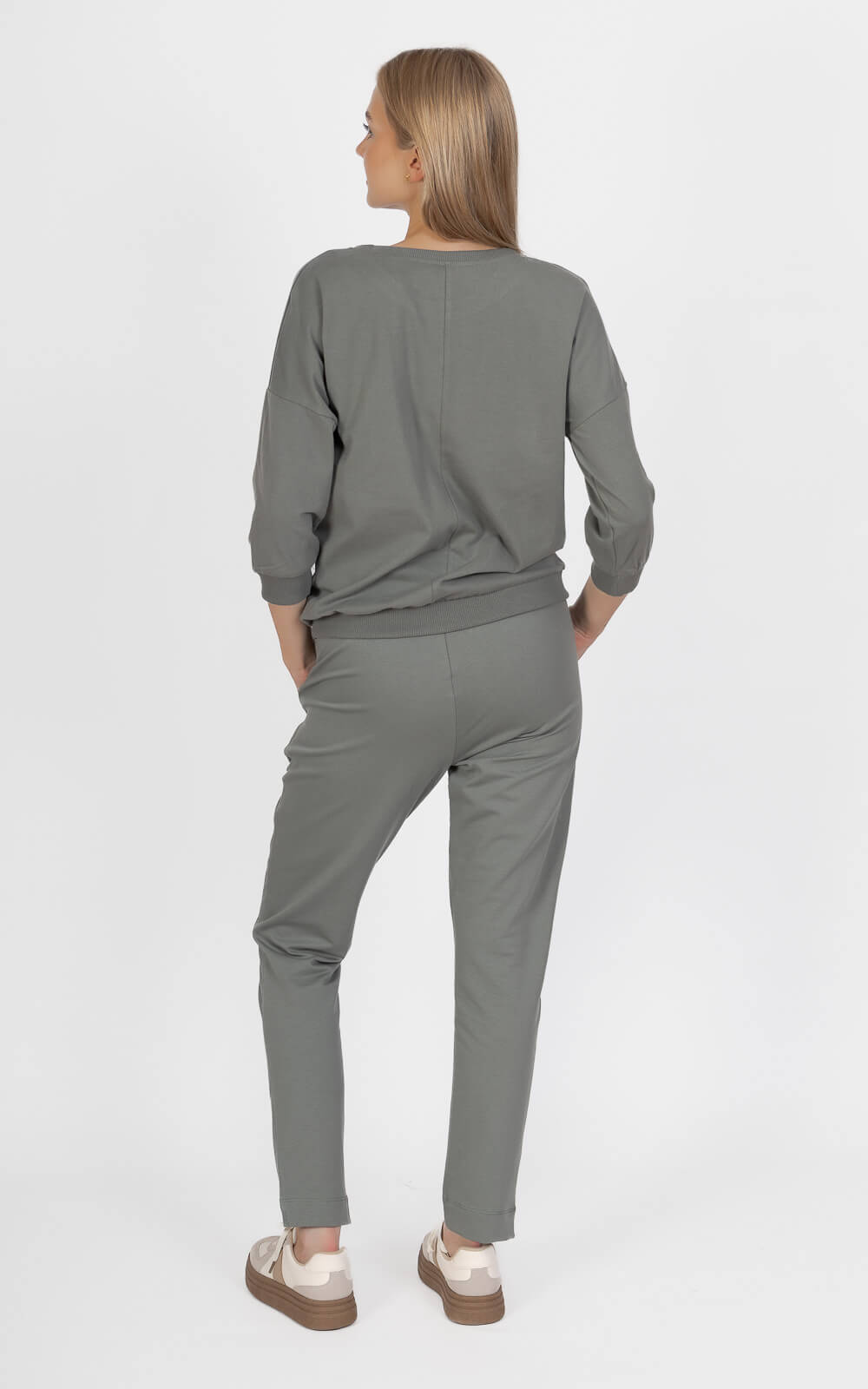 Spodnie dresowe Megi ze ściągaczem Khaki - W220491 (6).jpg