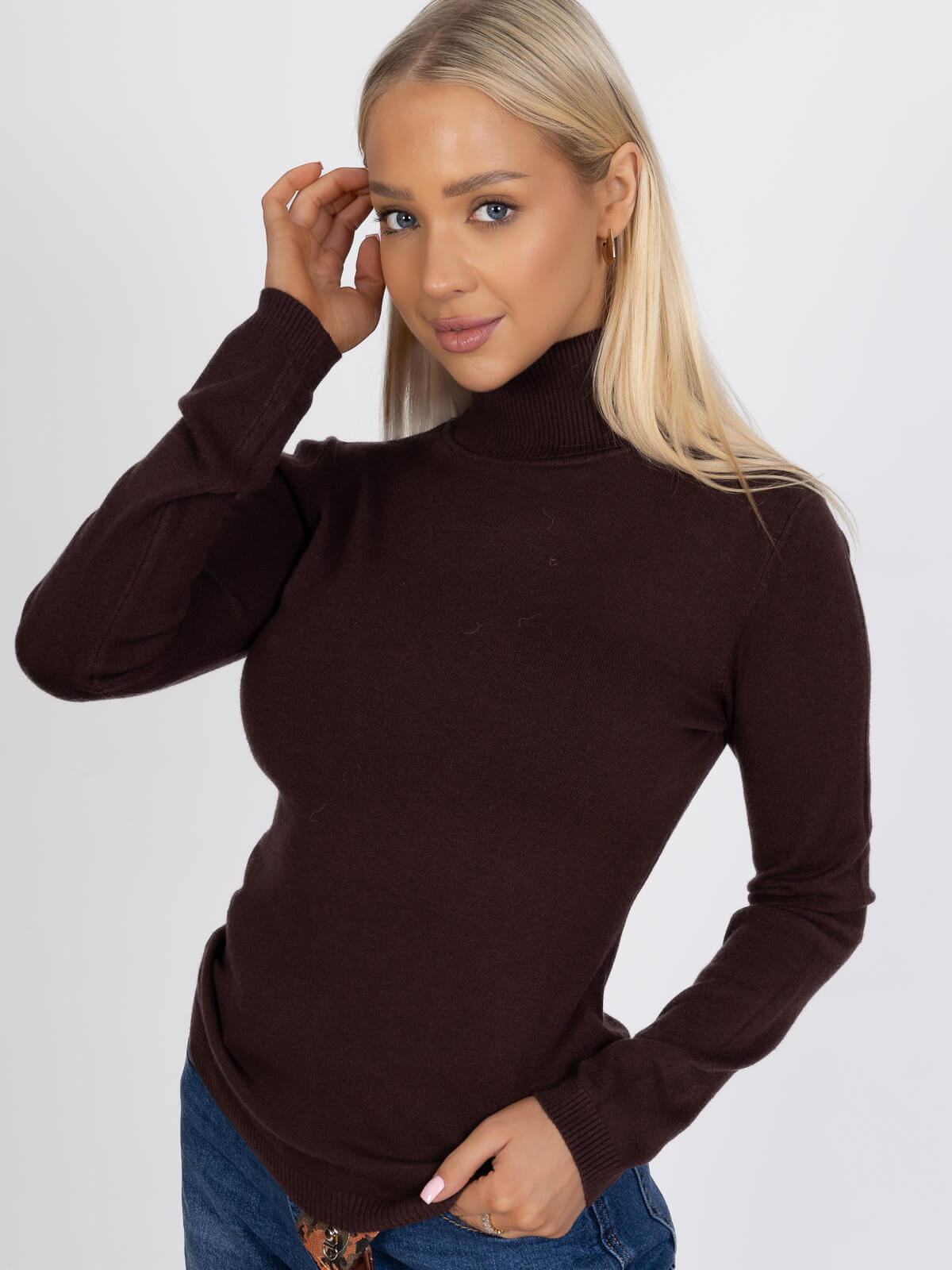 Obcisły sweter golf Czekoladowy - J212533 (15).jpg