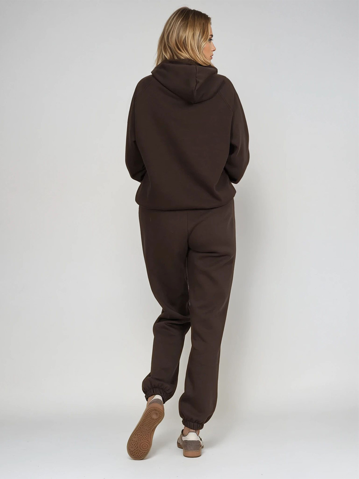 Bluza dresowa kangurka damska z kapturem Megi Czekoladowa - W252399 (2).jpg