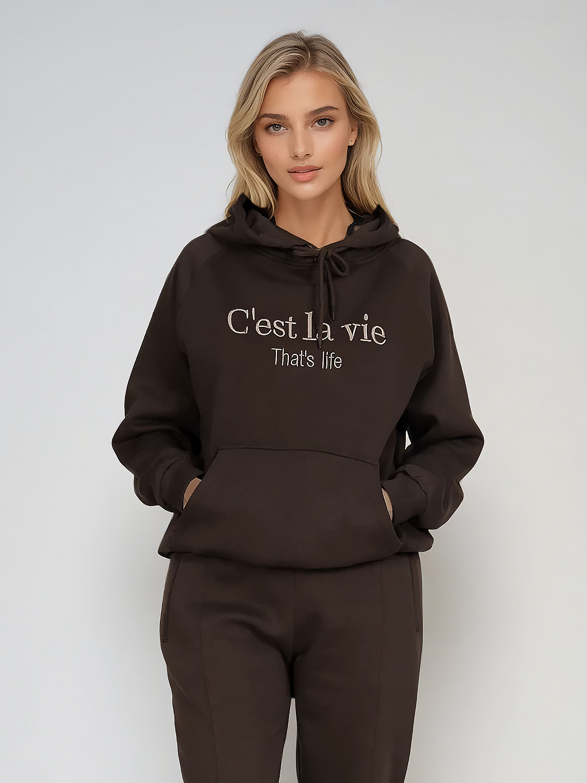 Bluza dresowa kangurka damska z kapturem Megi Czekoladowa - W252399 (3).jpg