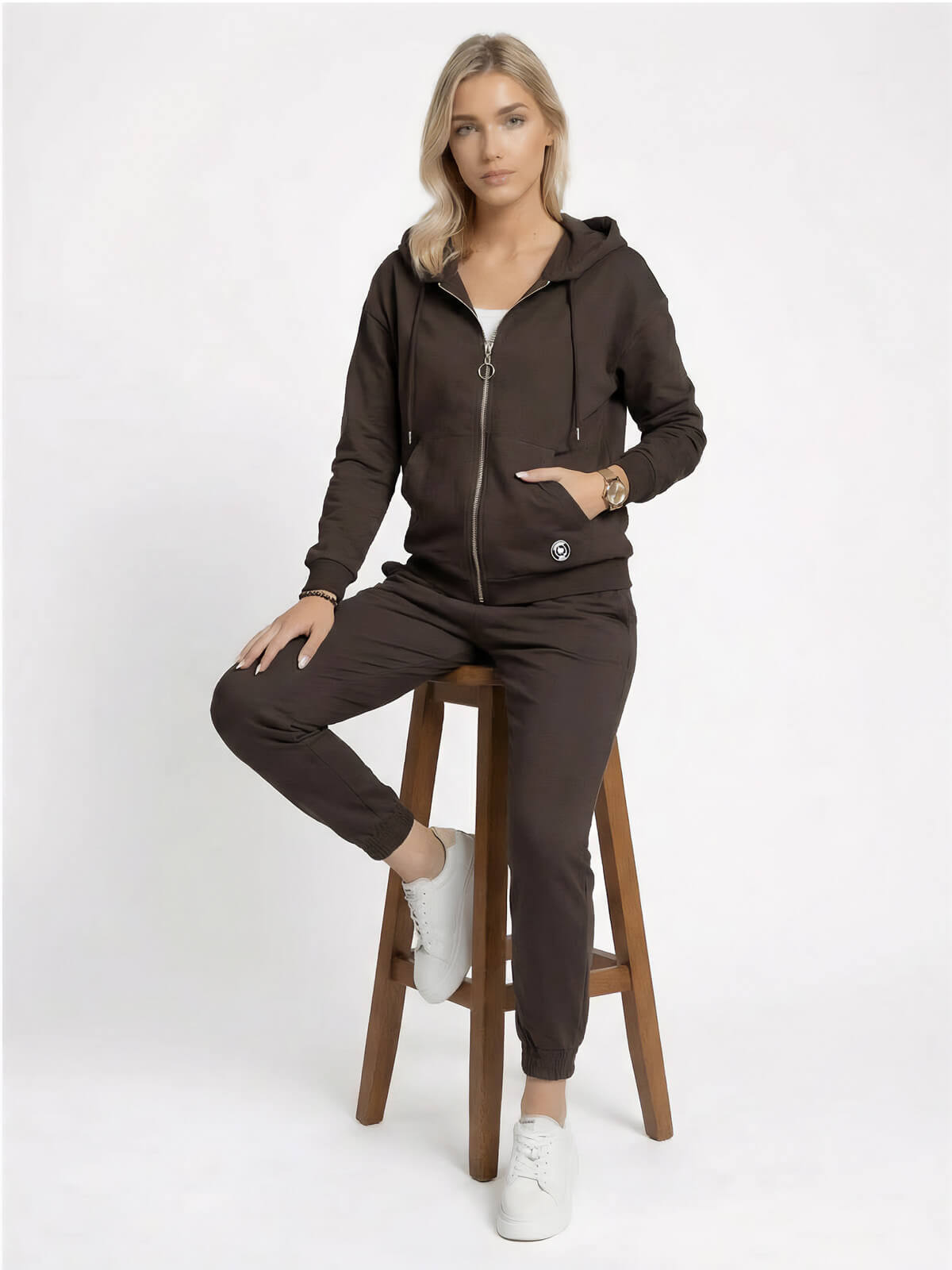 Bluza damska Megi kangurka rozpinana z kapturem Czekoladowa - W230045 (3).jpg