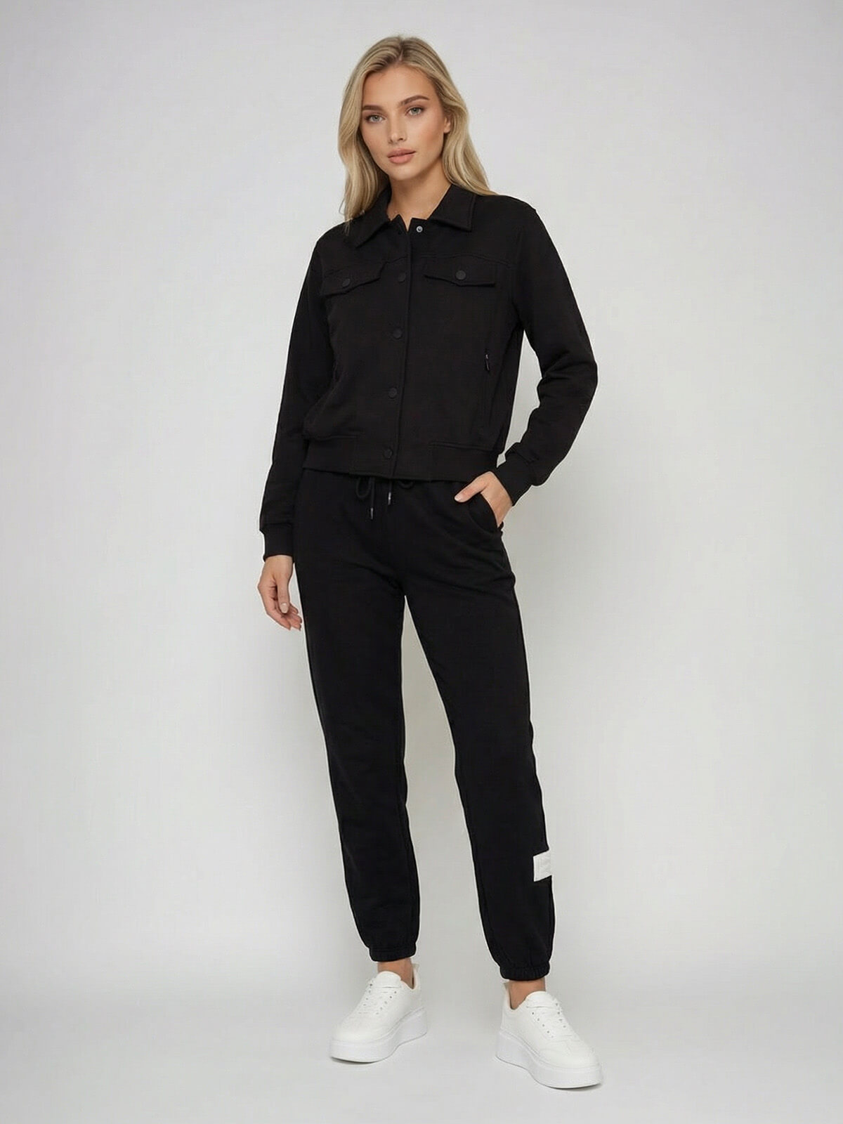 Rozpinana bluza damska Megi z kołnierzykiem Czarna - W260102 (1).jpg