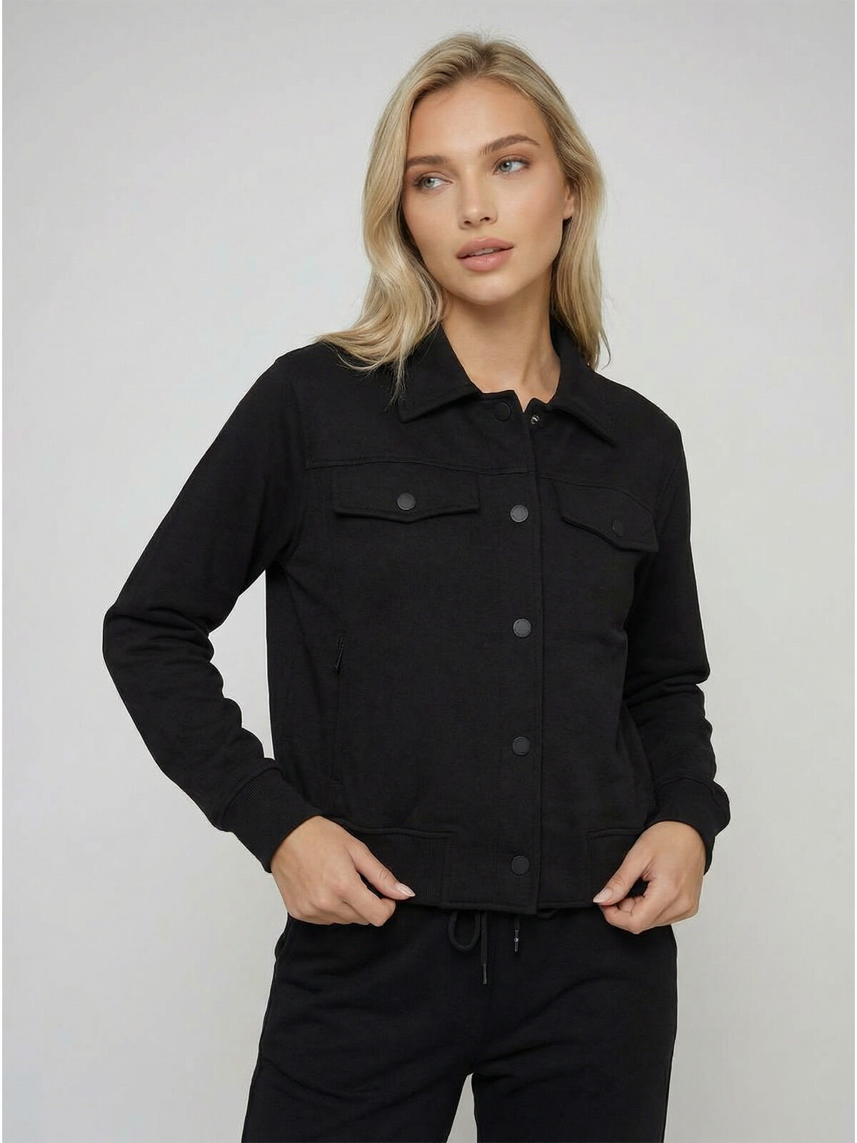 Rozpinana bluza damska Megi z kołnierzykiem Czarna - W260102 (3).jpg