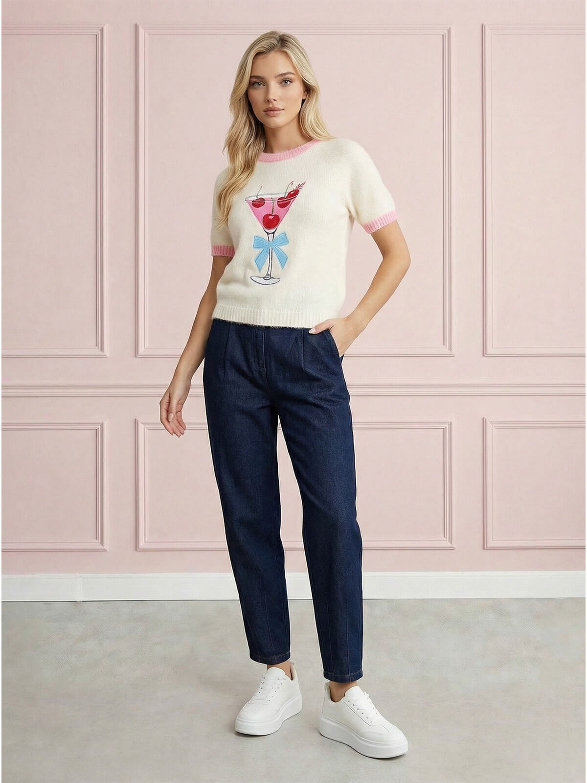 Sweter damski na krótki rękaw z aplikacją na przedzie Ecru - W260217 (1).jpg