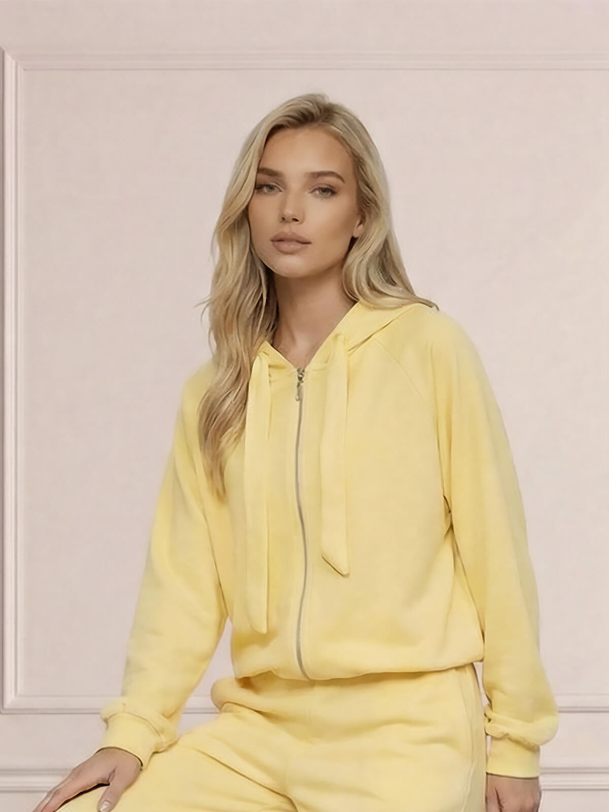 Komplet dresowy damski oversize z bluzą na zamek i szerokimi spodniami Żółty - W260262 (8).jpg