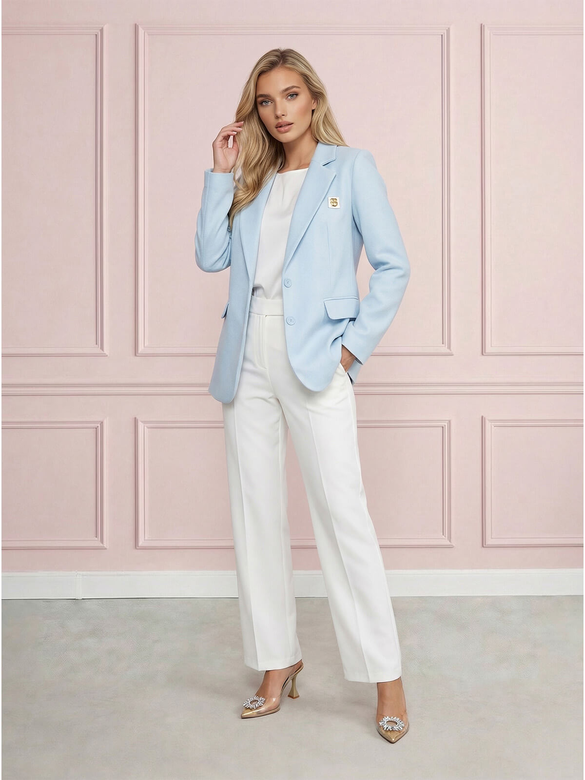 Marynarka damska BB w jodełkę baby blue, lekko taliowana, na dwa guziki - W260367 (2).jpg