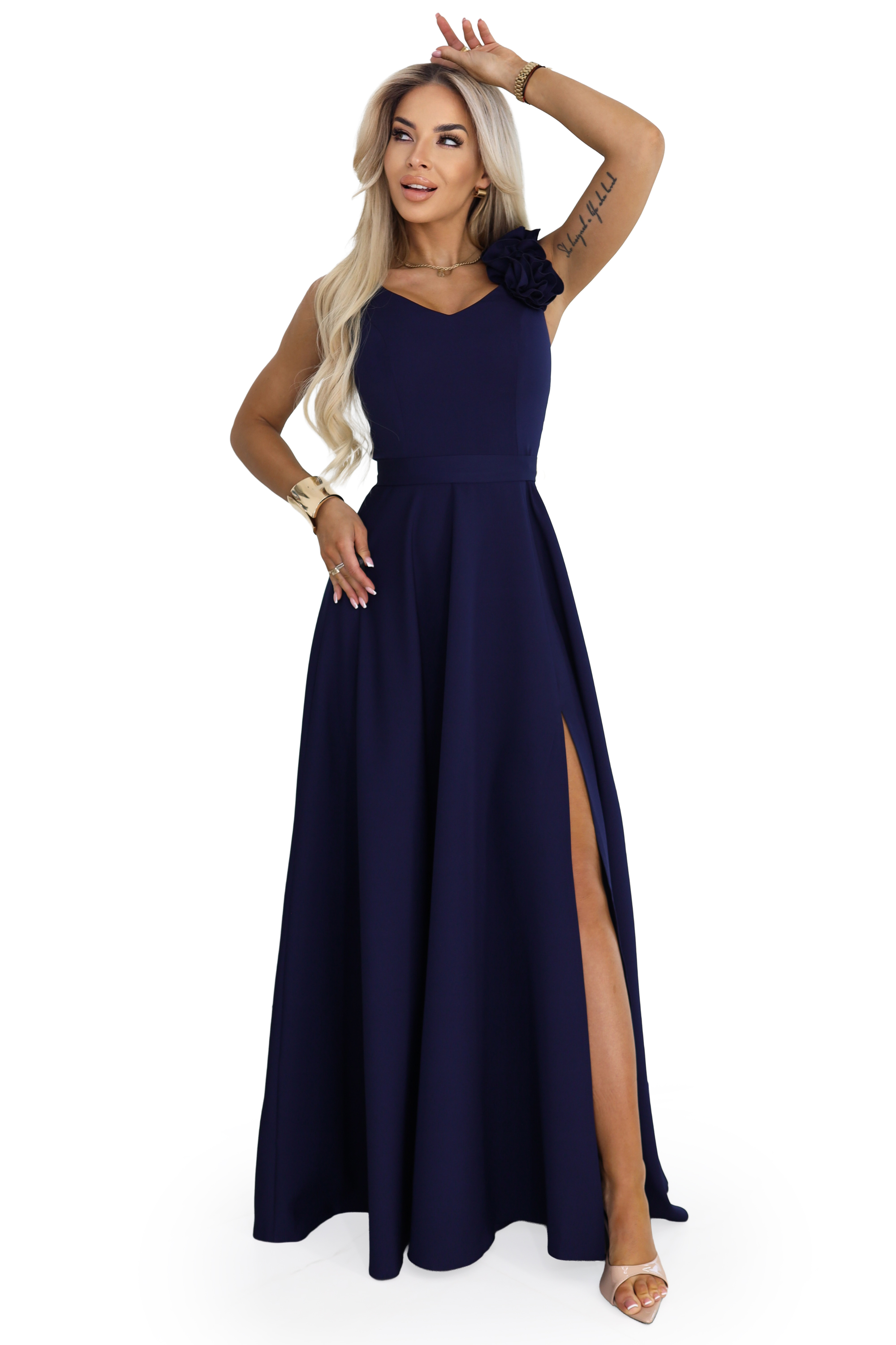 68265643-4 Elegancka wieczorowa suknia maxi z rozcięciem i różami - granatowa-9