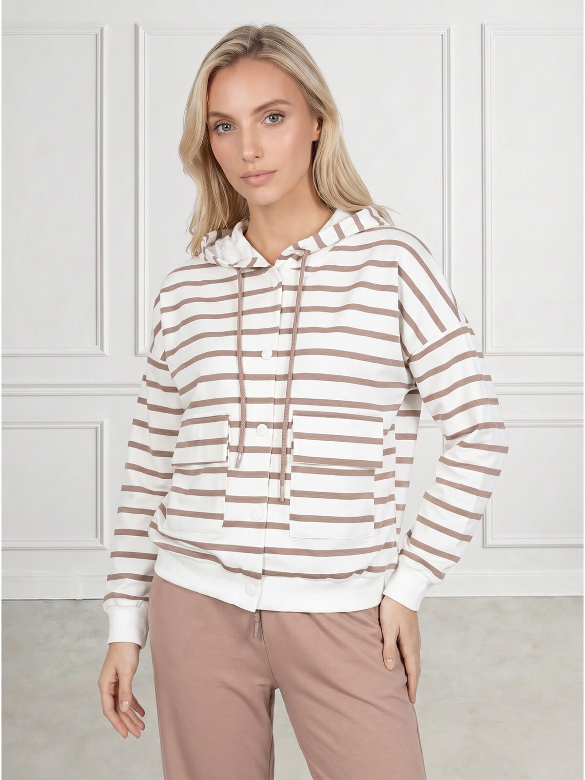 Bluza dresowa damska Megi rozpinana z kapturem w paski ŚmetankowaBeżowa - W260945 (4).jpg