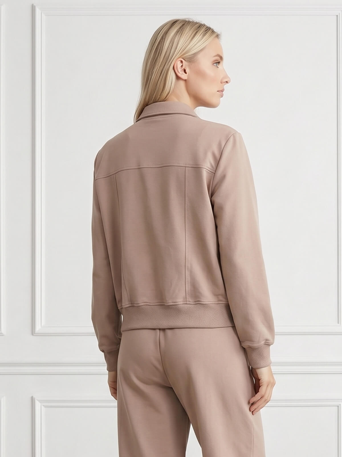 Rozpinana bluza damska Megi z kołnierzykiem Beżowa - W260102 (7).jpg