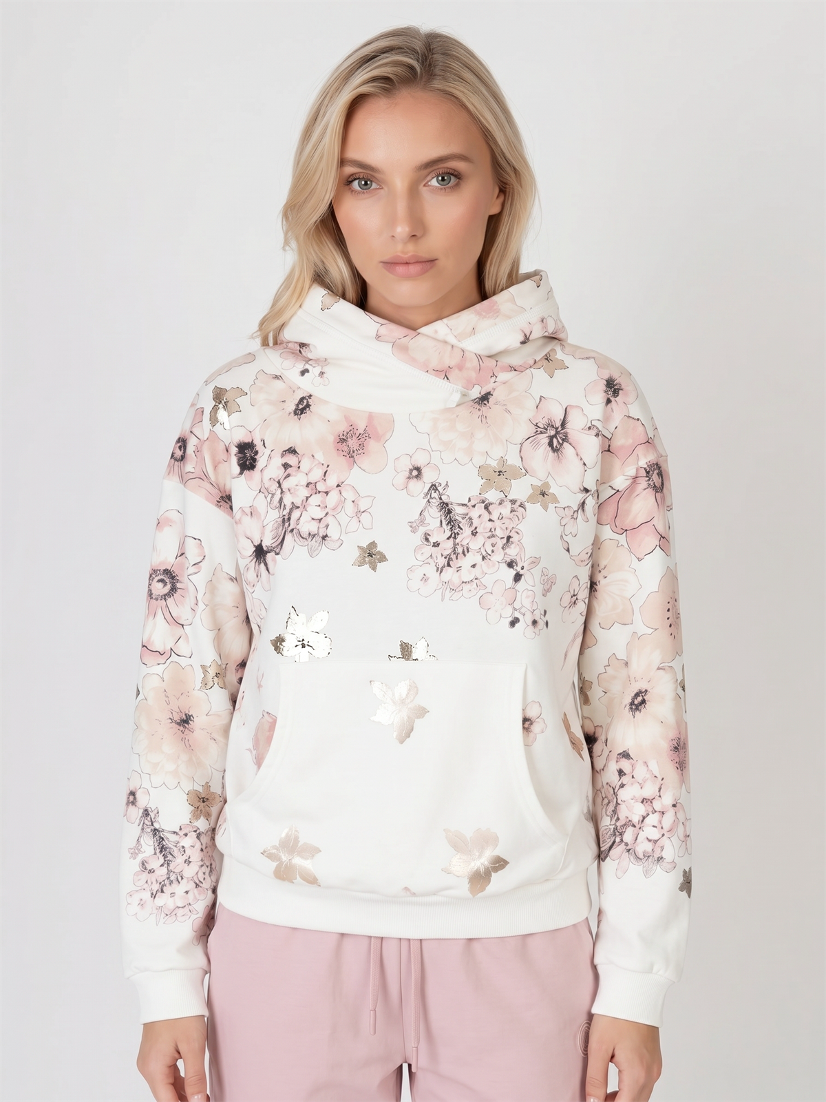 Bluza damska Megi z kapturem Śmietankowa/Różowa w kwiaty - J260028