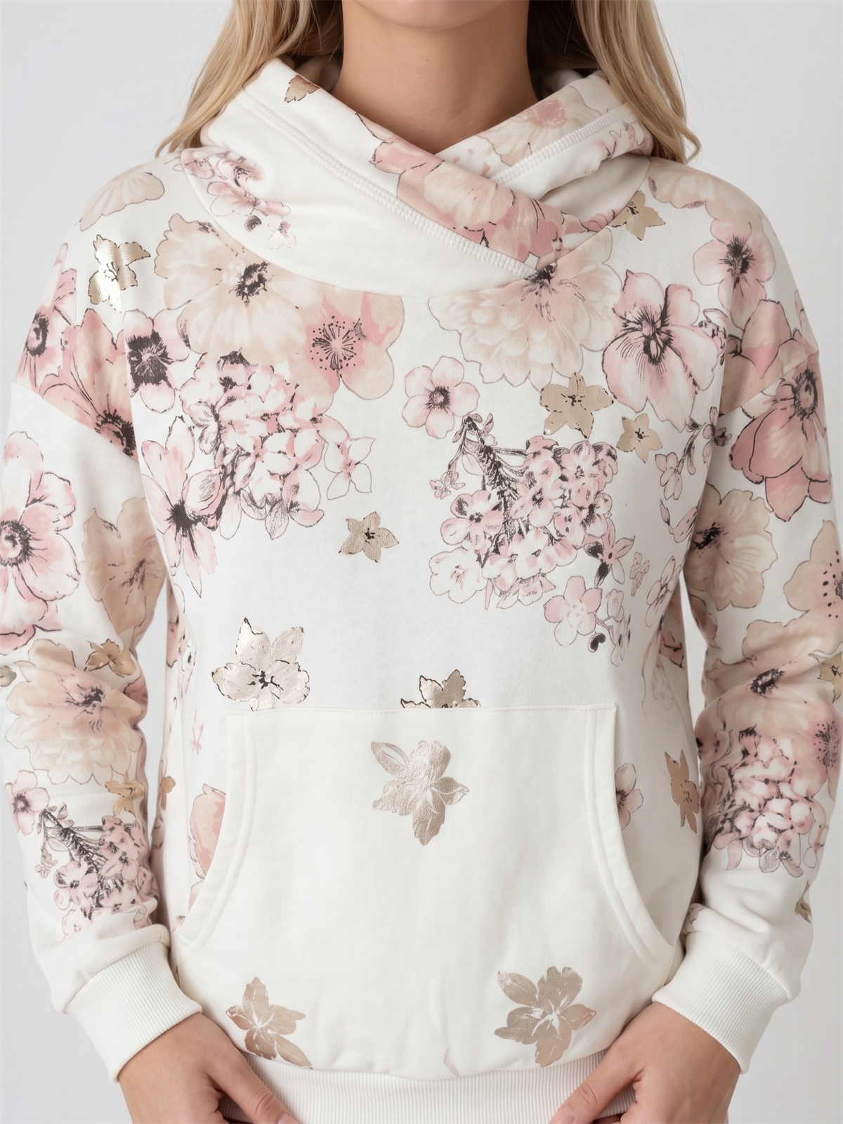 Bluza damska Megi z kapturem Śmietankowa/Różowa w kwiaty - J260028