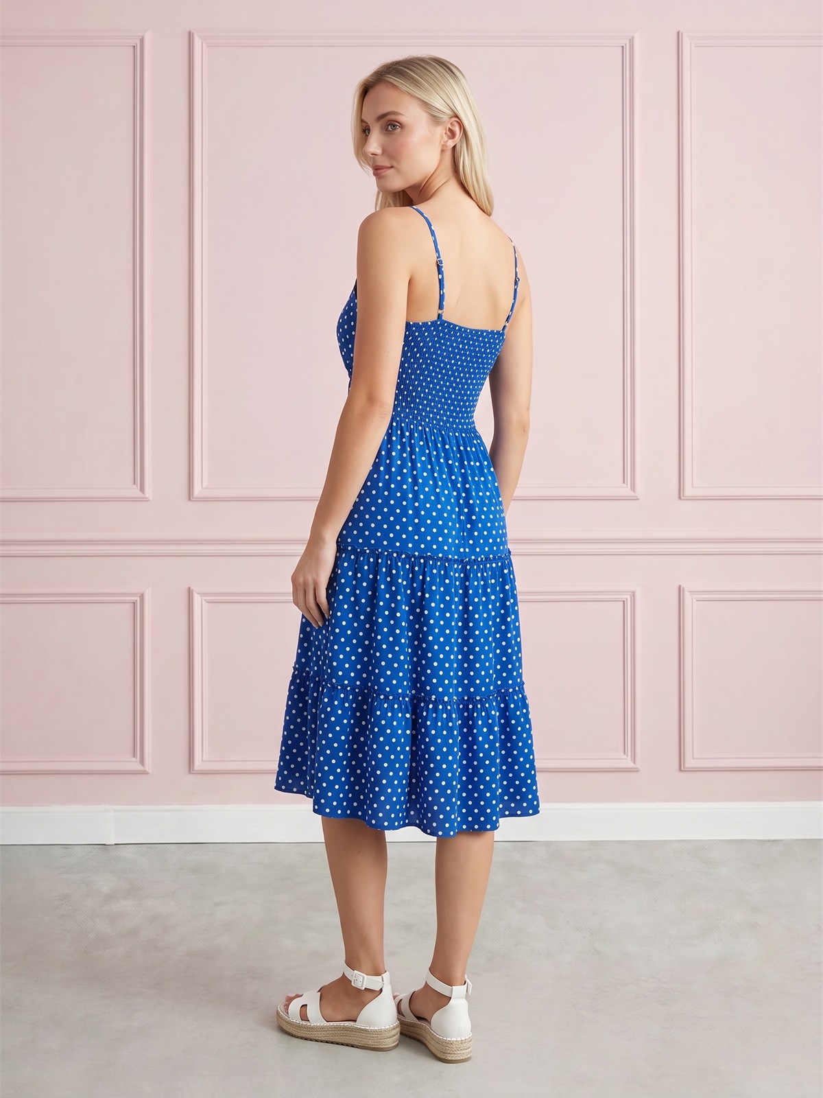 Letnia sukienka midi na ramiączka w groszki Pink Fashion Kobaltowy - W261351