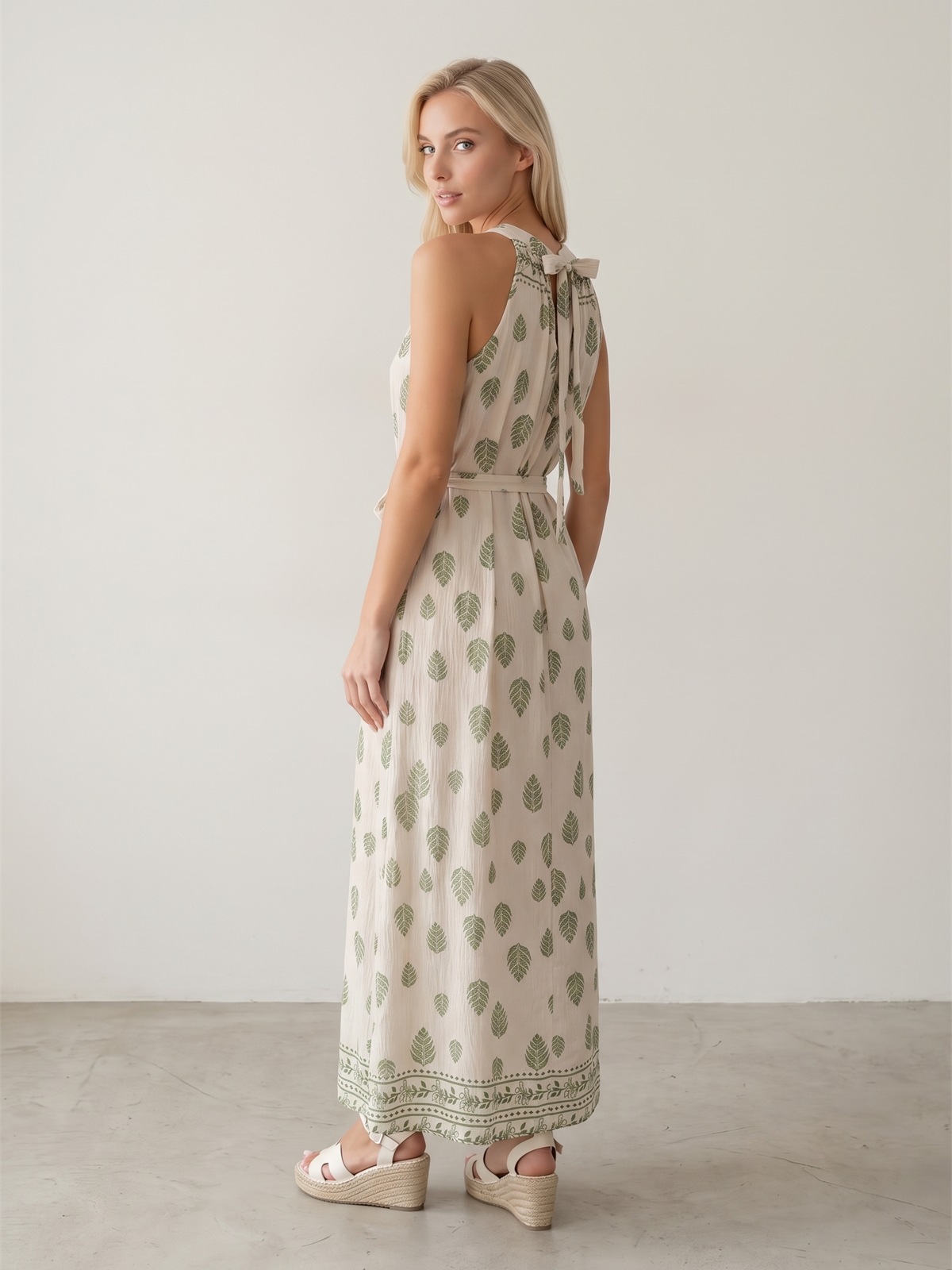 Letnia sukienka maxi wiązana na szyi Pink Fashion - Beżowa/Zielona W261331