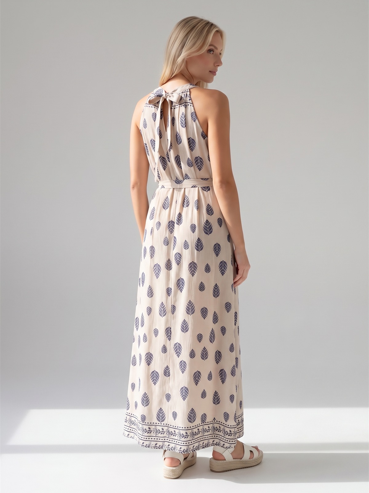 Letnia sukienka maxi wiązana na szyi Pink Fashion - Beżowa/Granatowa W261331