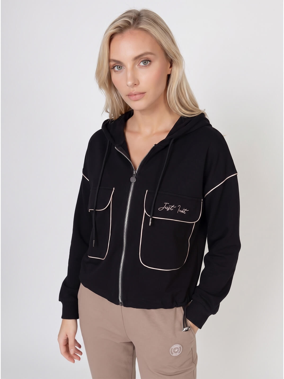 Bluza damska Megi rozpinana z kapturem Czarna - W261377 (2).jpg