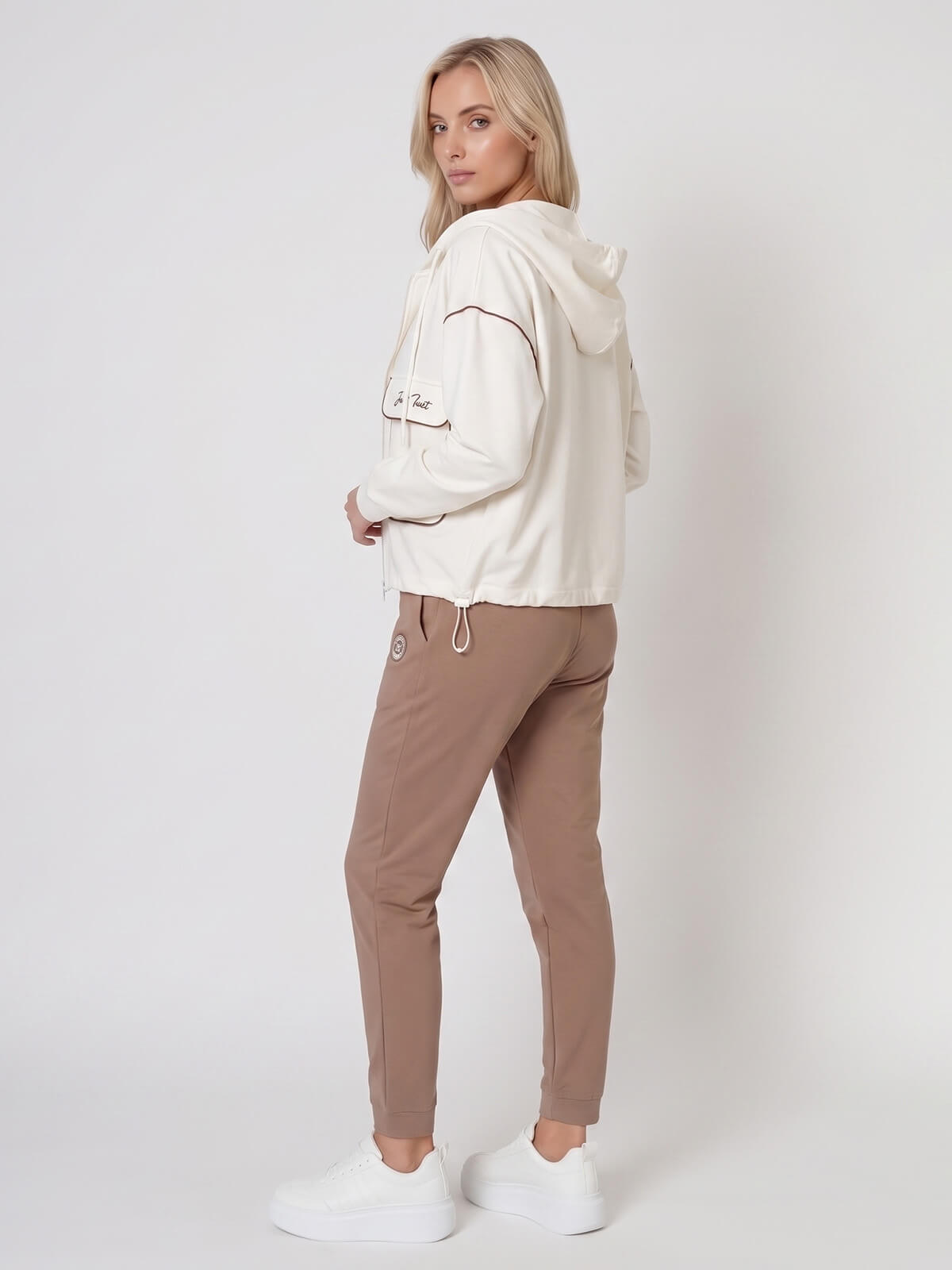 Bluza damska Megi rozpinana z kapturem Śmietankowa - W261377 (5).jpg