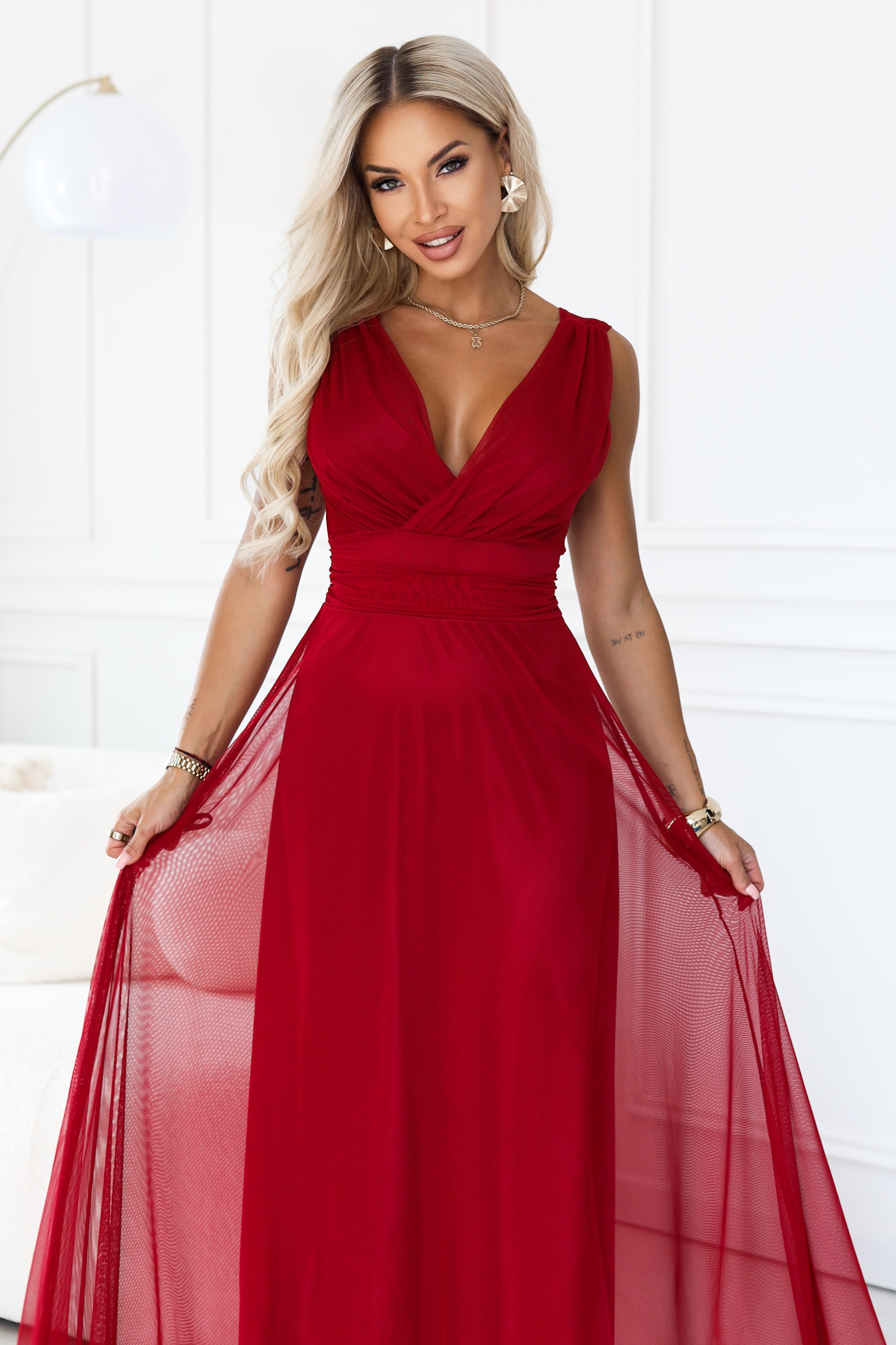 687-2 Elegancka sukienka maxi z kopertowym dekoltem i odkrytymi plecami - jasne bordo-8 68543 