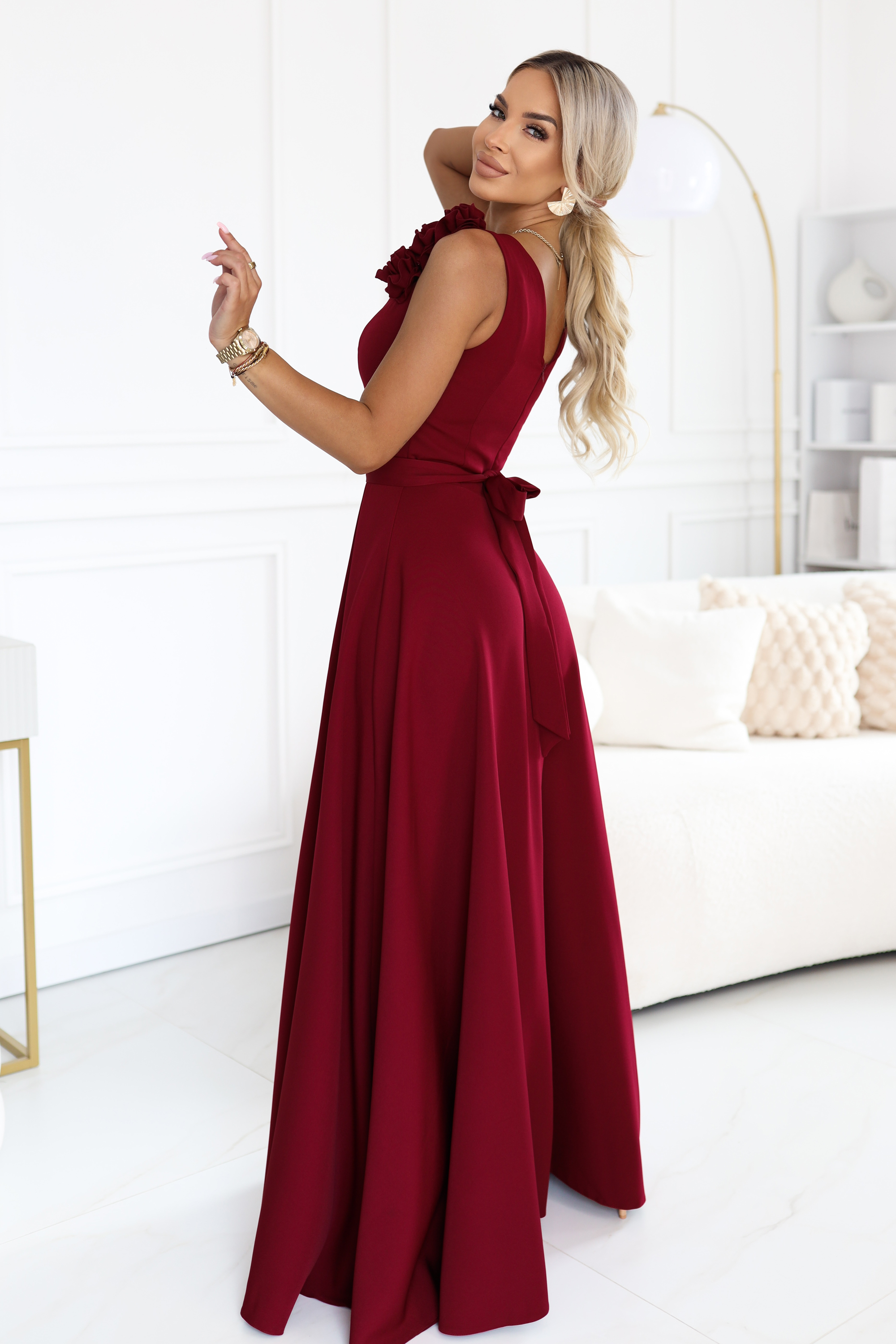 643-9 Elegancka wieczorowa suknia maxi z rozcięciem i różami - bordowa-3 68559 
