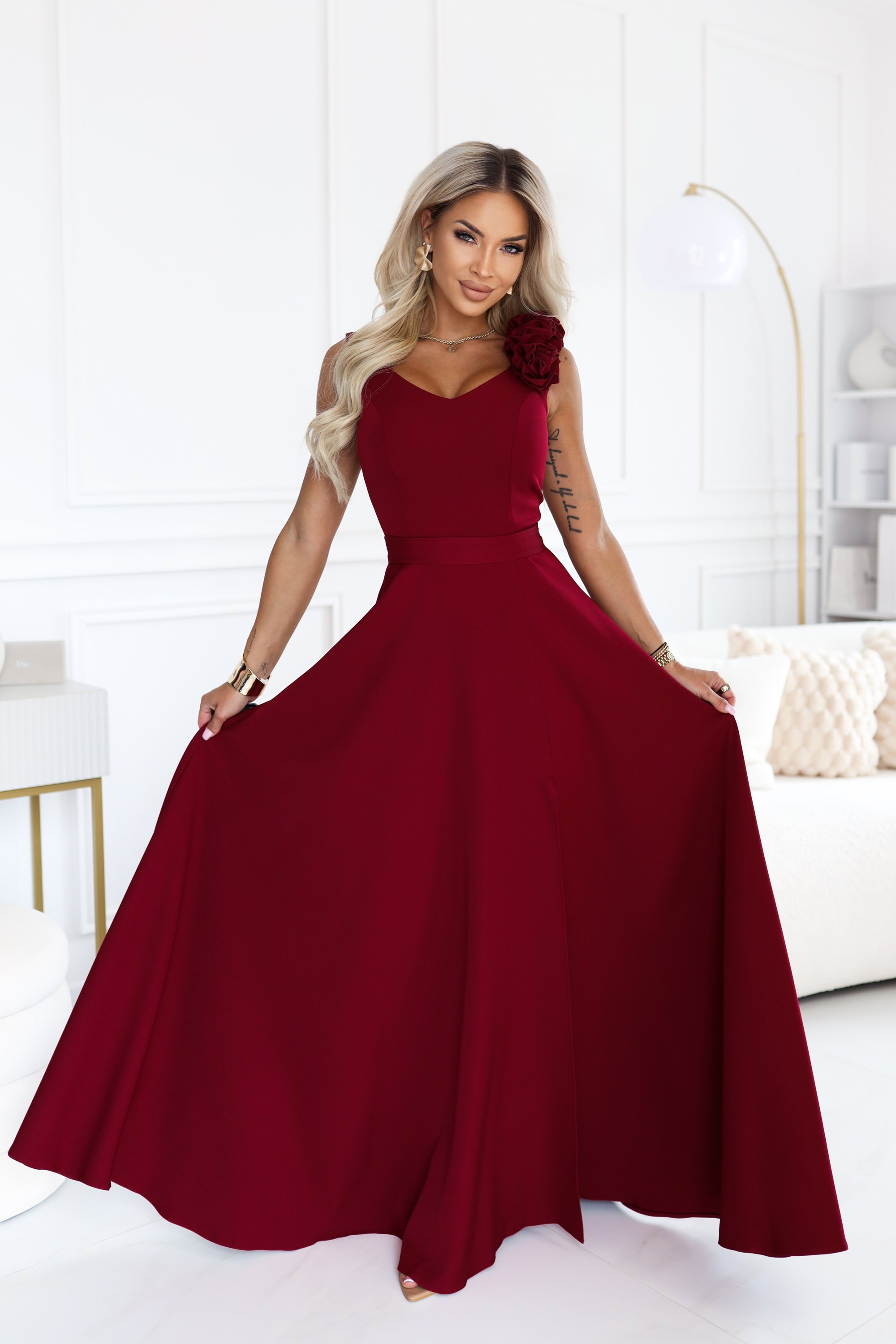 643-9 Elegancka wieczorowa suknia maxi z rozcięciem i różami - bordowa-4 68559 