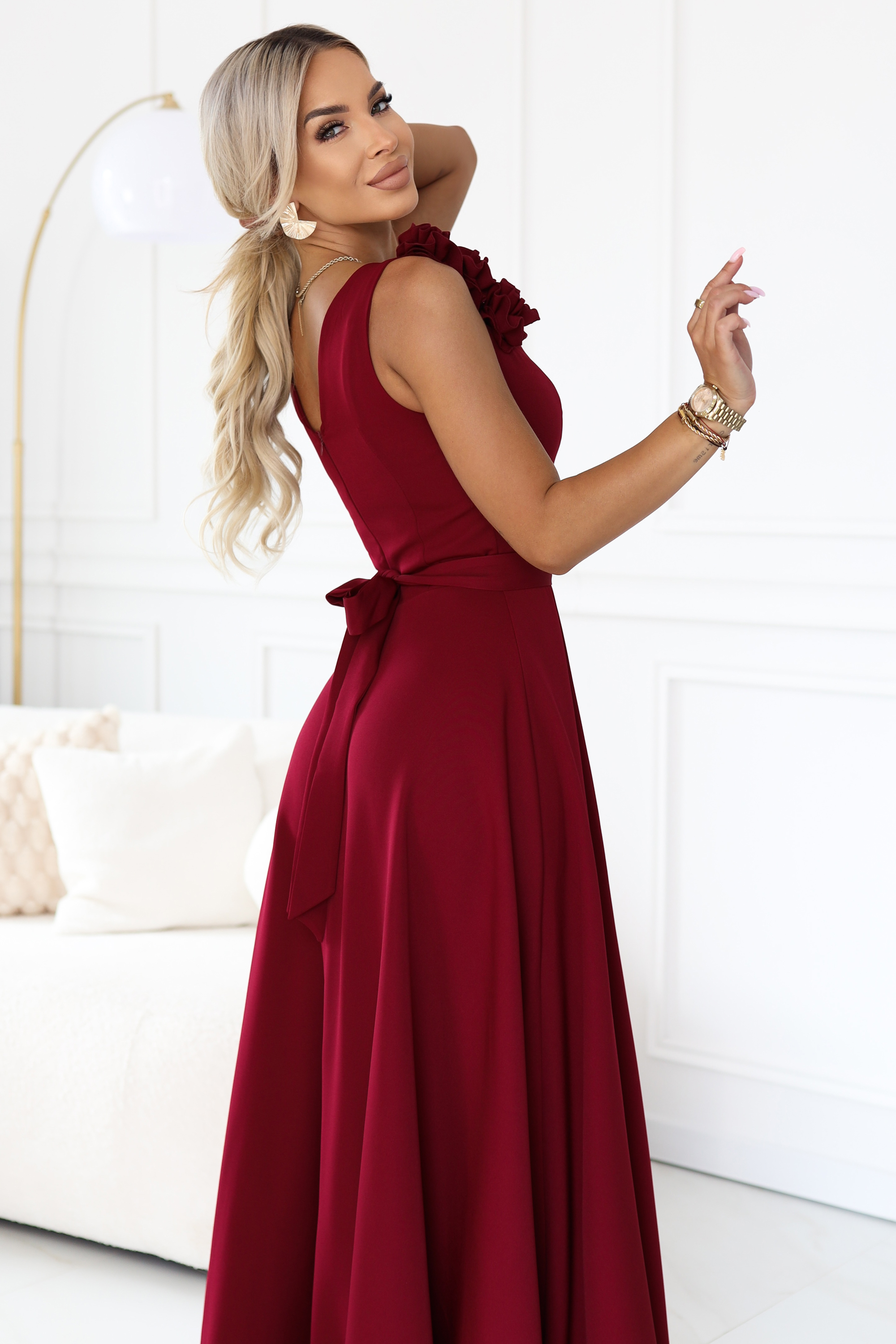 643-9 Elegancka wieczorowa suknia maxi z rozcięciem i różami - bordowa-5 68559 