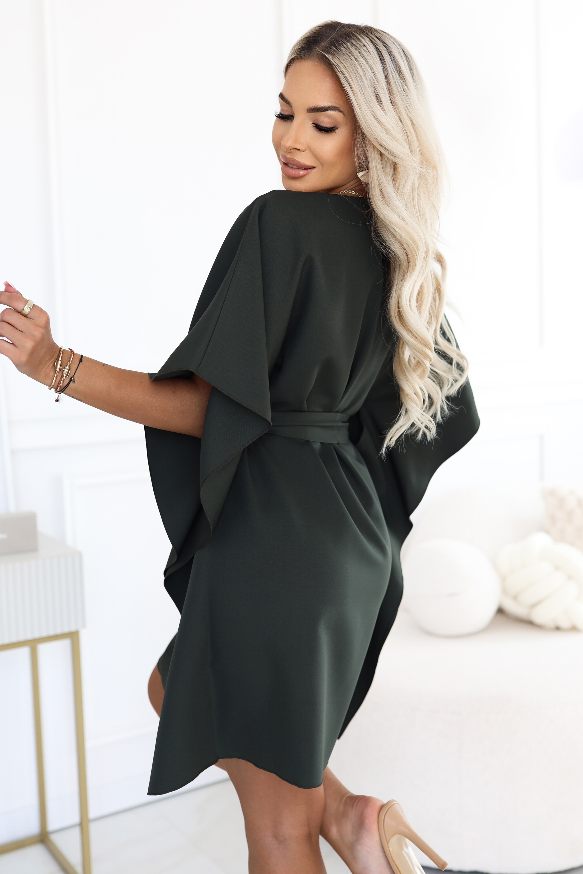 287-46 SOFIA Kobieca sukienka typu motyl z wiązaniem w pasie - ciemny khaki-4 68593 