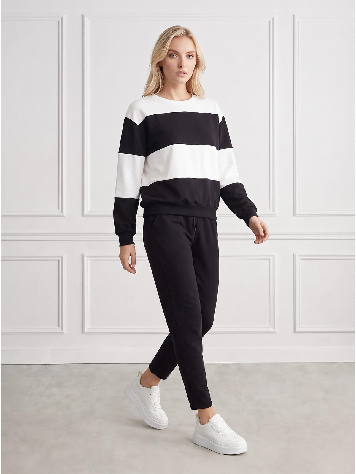 Bluza dresowa damska Megi w paski długi rękaw Śmietankowa/Czarna - J260011