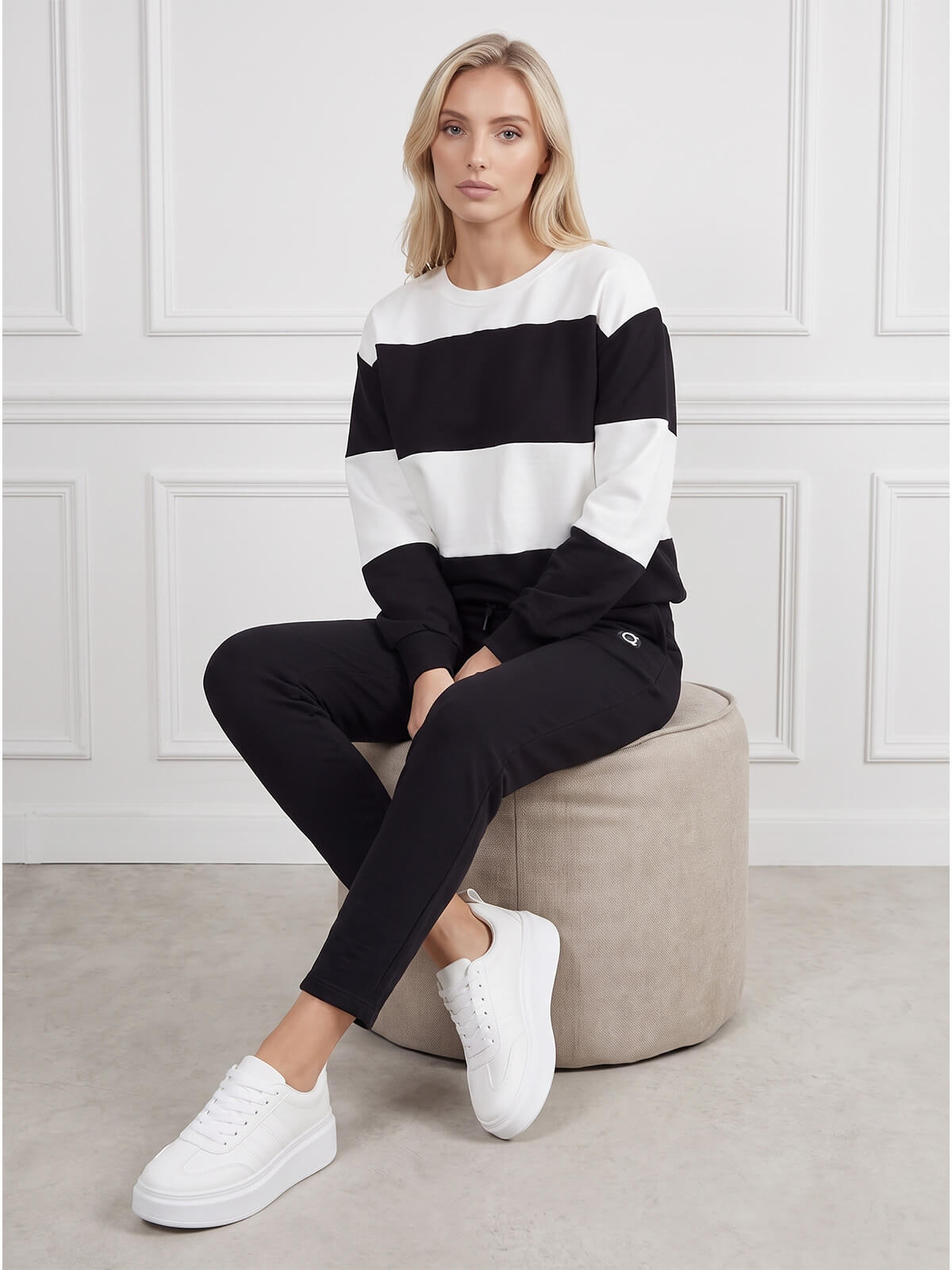 Bluza dresowa damska Megi w paski długi rękaw Śmietankowa/Czarna - J260011