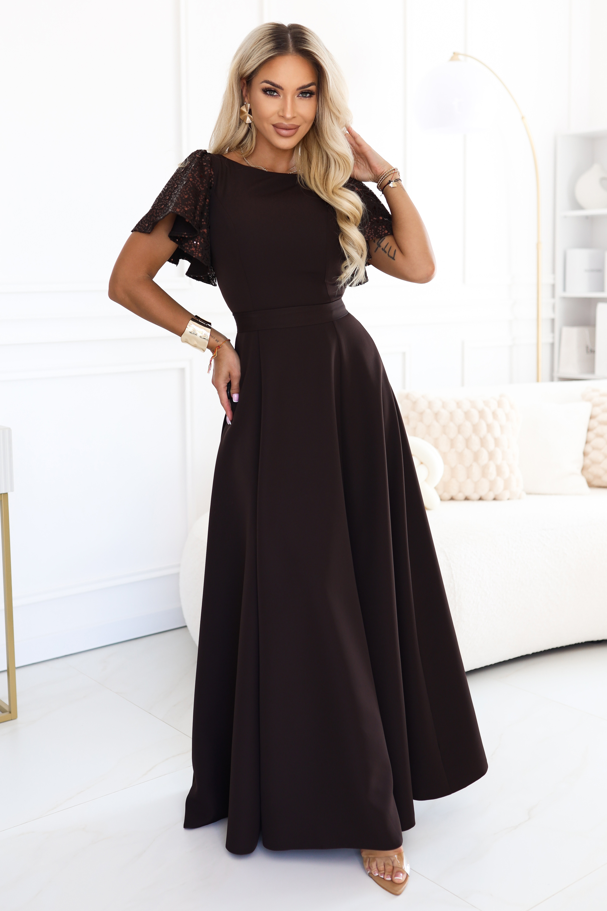 694-2 MIRELLA Elegancka rozkloszowana sukienka maxi z cekinowymi rękawami - czekoladowy brąz-4 68610 