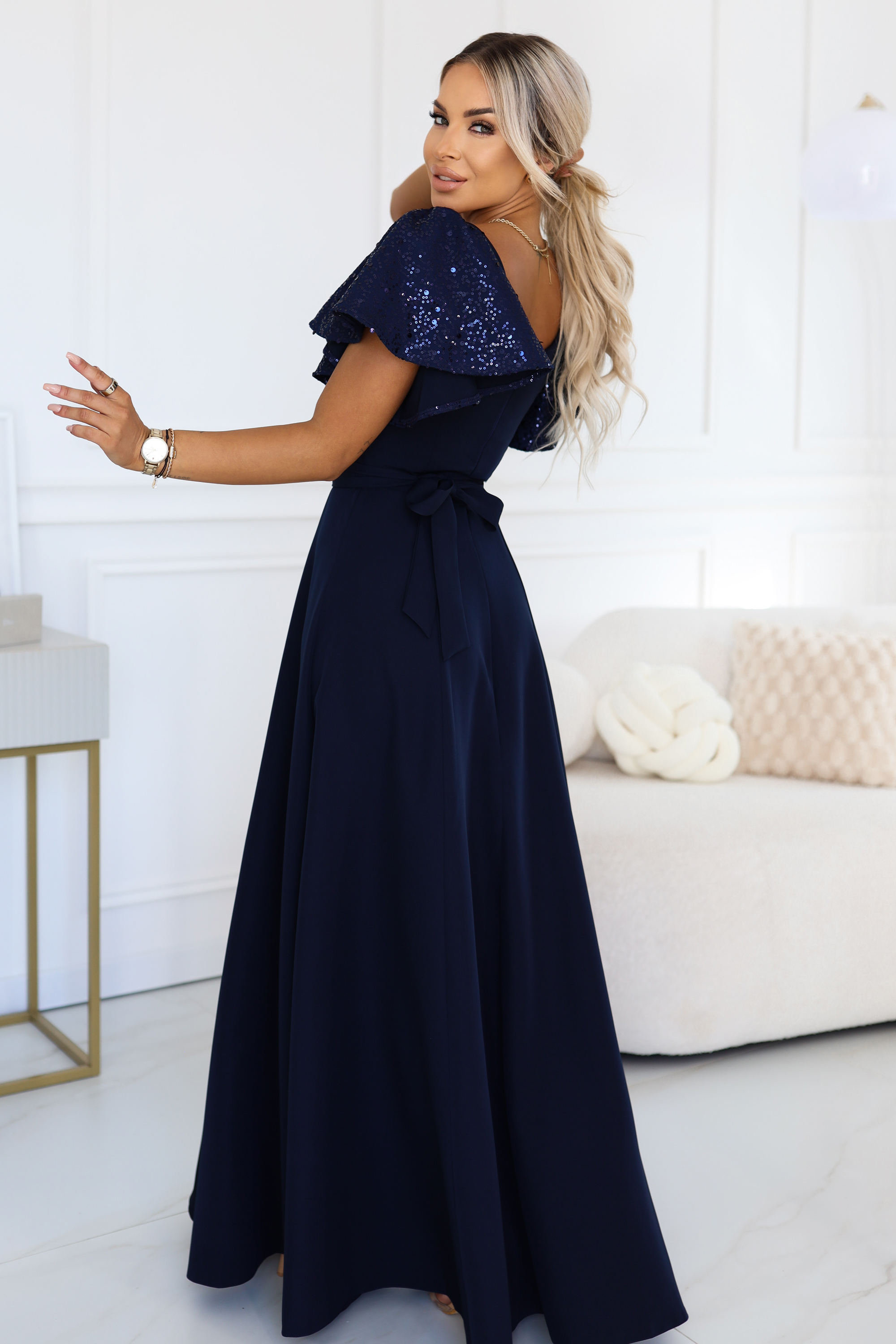 694-4 MIRELLA Elegancka rozkloszowana sukienka maxi z cekinowymi rękawkami - granatowa-3 68716 