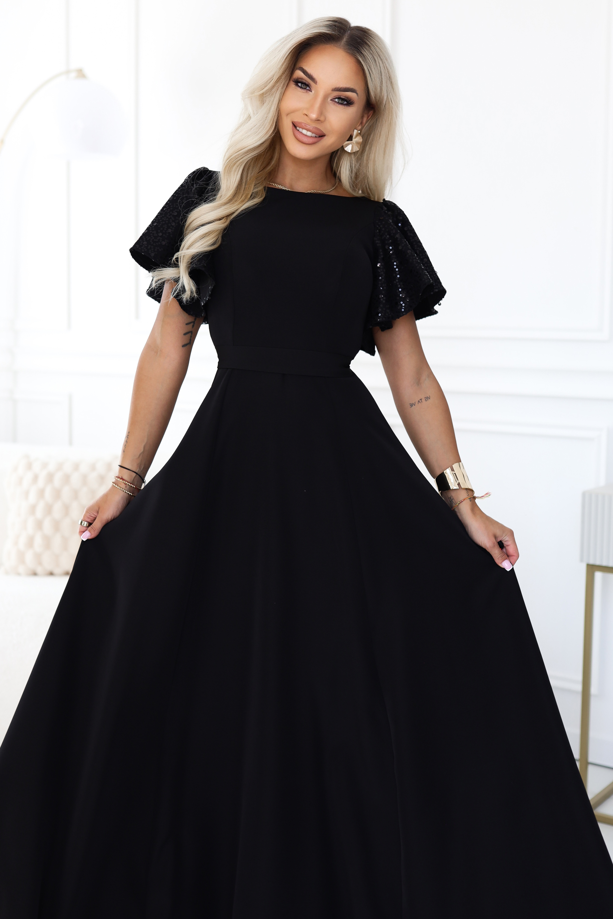 694-1 MIRELLA Elegancka rozkloszowana sukienka maxi z cekinowymi rękawkami - czarna-6 68721 