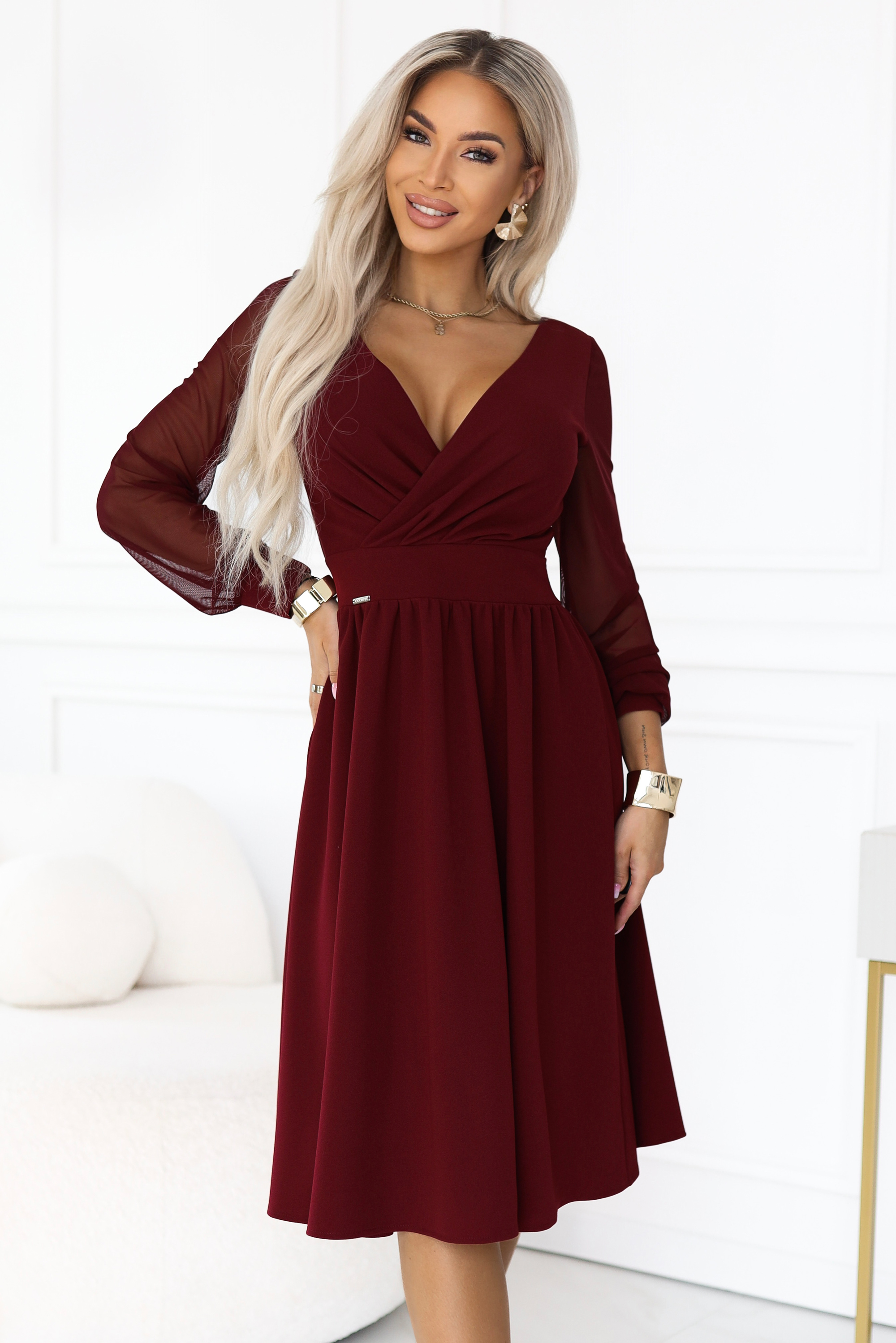 657-3 Elegancka sukienka midi z kopertowym dekoltem i tiulowymi rękawami - bordowa-5 68802 