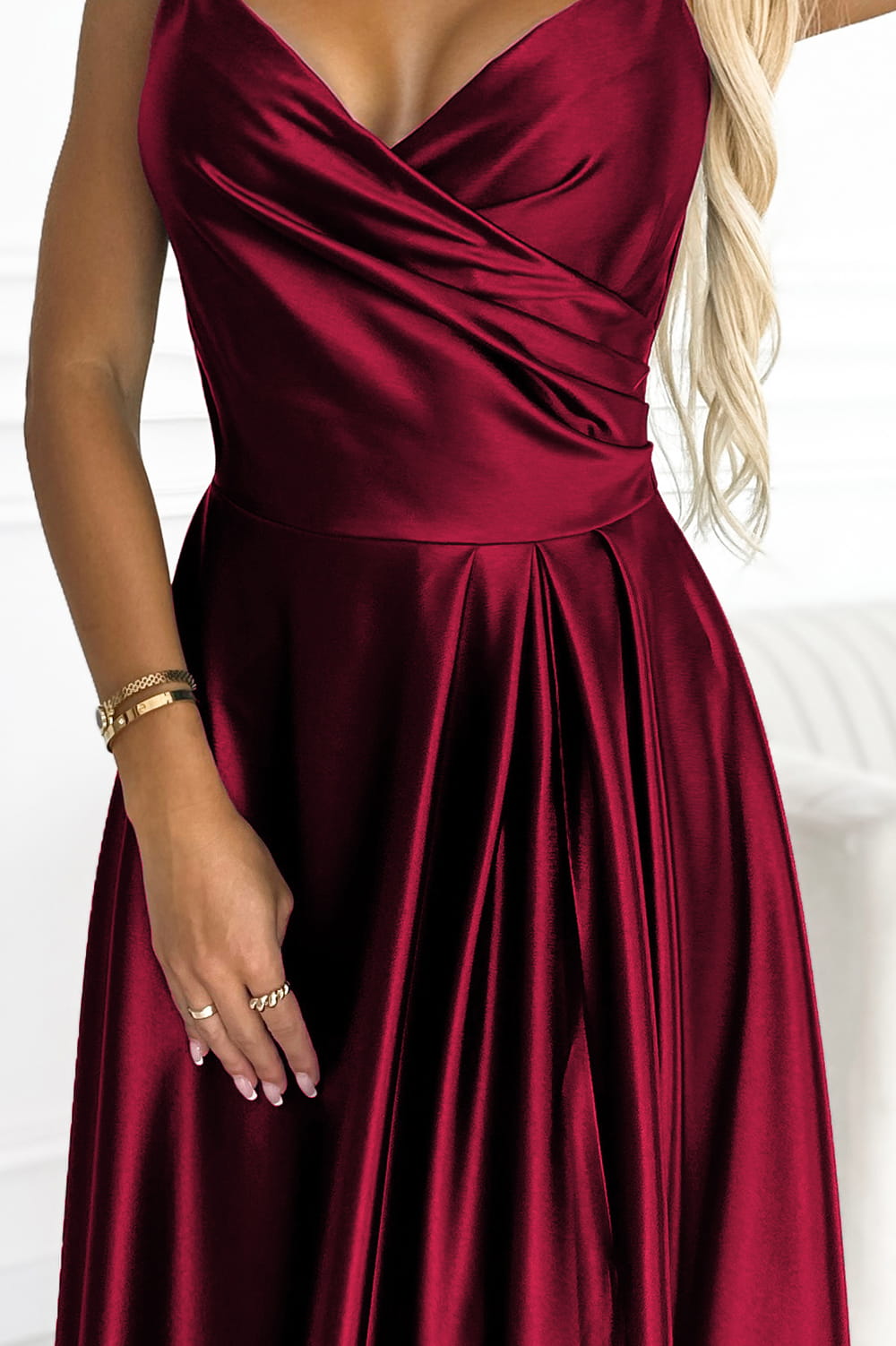 49978299-13 CHIARA elegancka maxi długa satynowa suknia na ramiączkach - BORDOWA-6