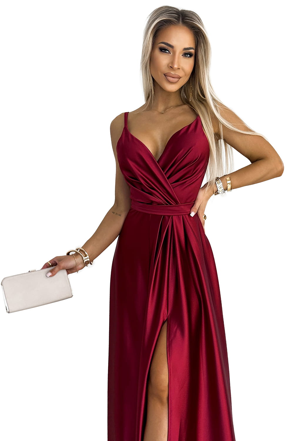 56055512-6 JULIET elegancka długa satynowa suknia z dekoltem i rozcięciem na nogę  - BORDOWA-8